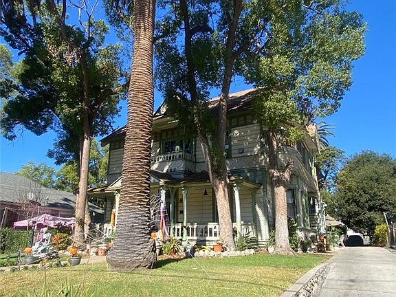 2nd image of 209 Carlton Ave