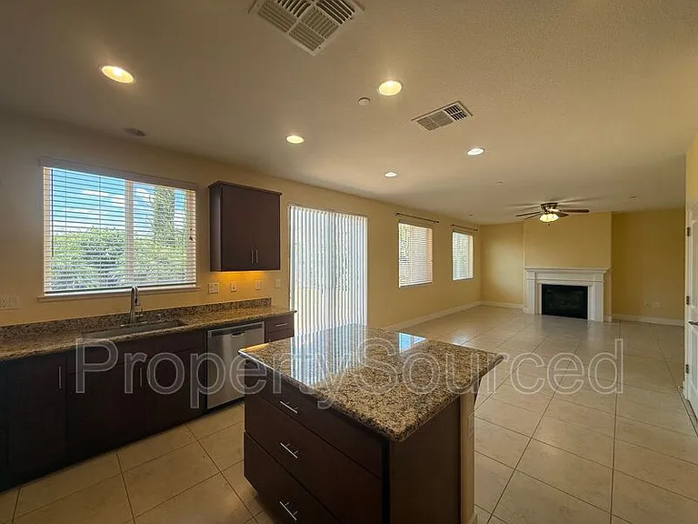 18517 Admiral Way — Photo 11