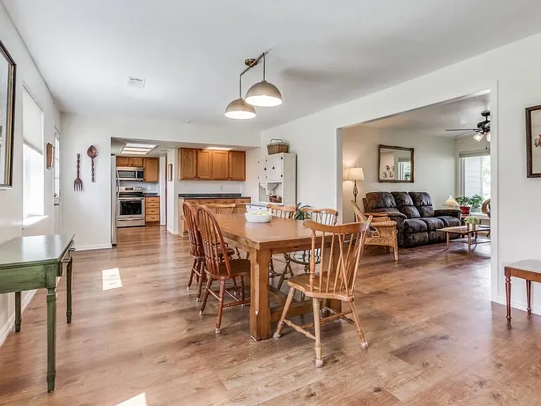 Dinning & living room to reflect open floorplan