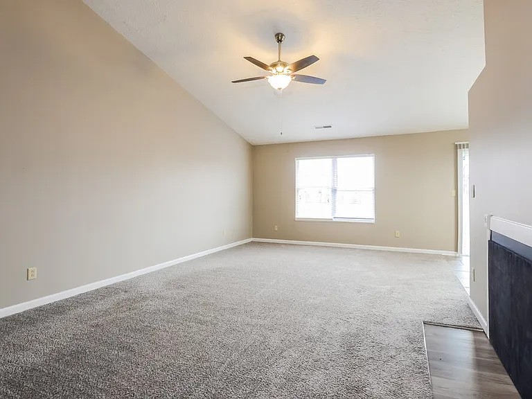 748 Hollowood Ln — Photo 3