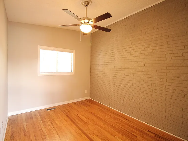 515 Bashford Rd — Photo 10