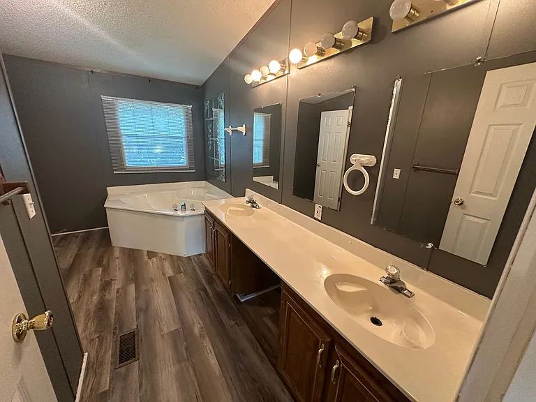 16521 Timberwood — Photo 7