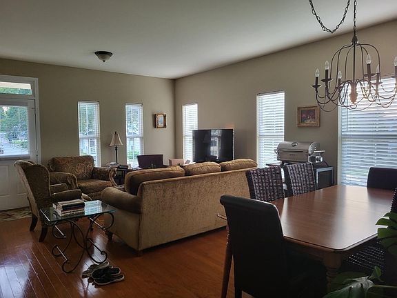 4th image of 101 Woodside Cir APT A