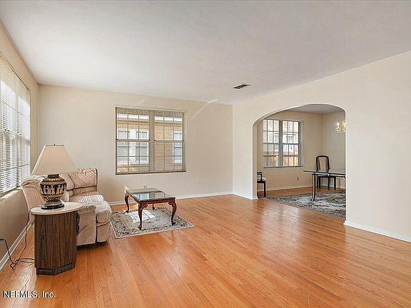 4th image of 1439 Windsor Pl