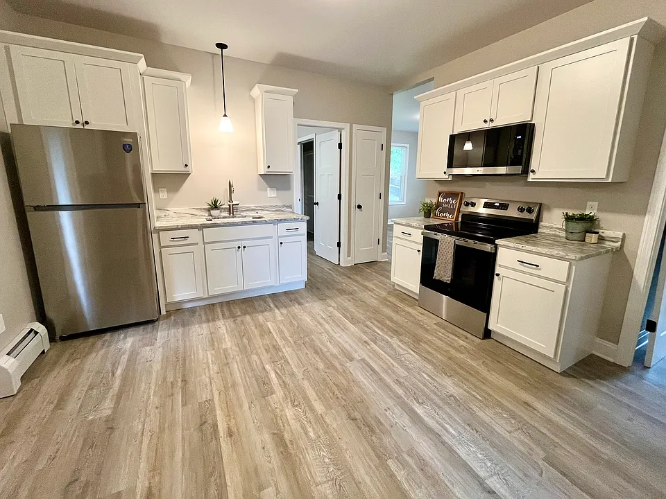17 Lawrence St #2