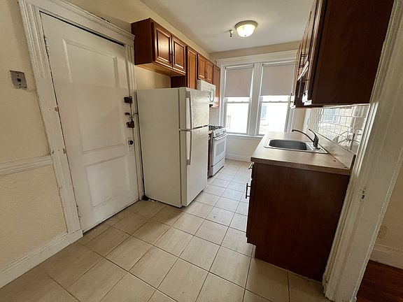 3rd image of 127-131 Washington St #56