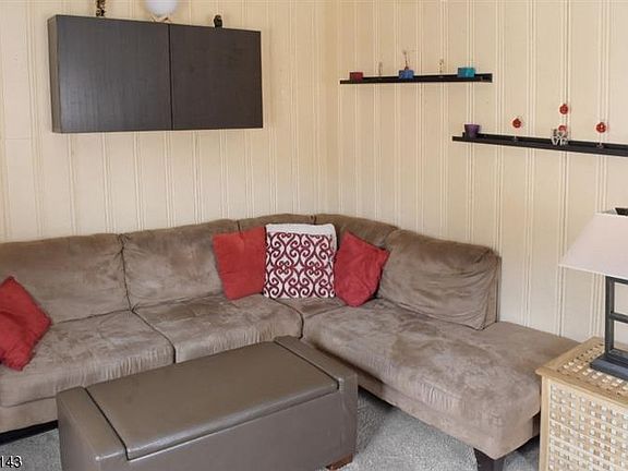 5th image of 38 Northwestern Way