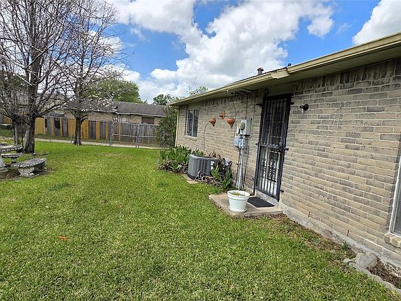 4th image of 14110 Pinewest Dr
