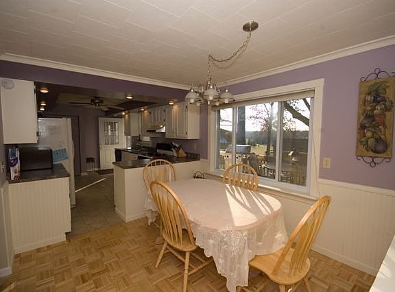 3rd image of 12 Harmon Dr