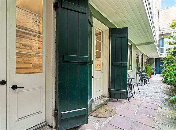 2nd image of 525 Dumaine St #102