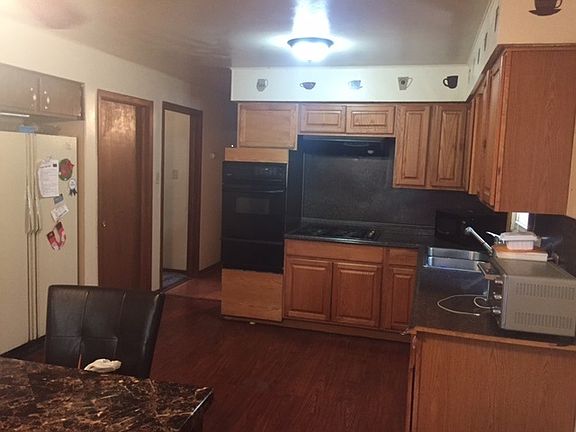 4th image of 314 Bensley Ave