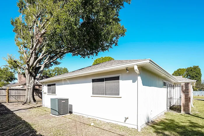 13823 Swiss Hill Dr — Photo 15