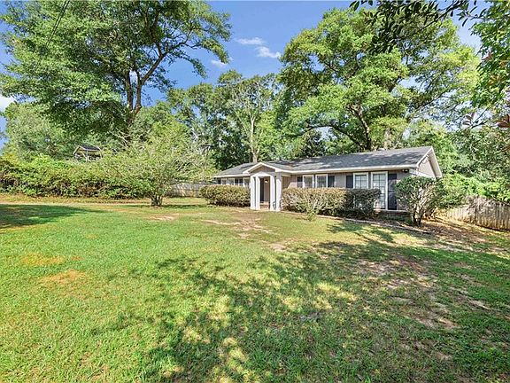 2nd image of 2836 Cottage Glenn Drive E
