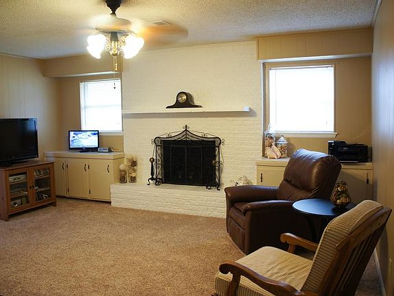 5th image of 14035 Hollypark Dr