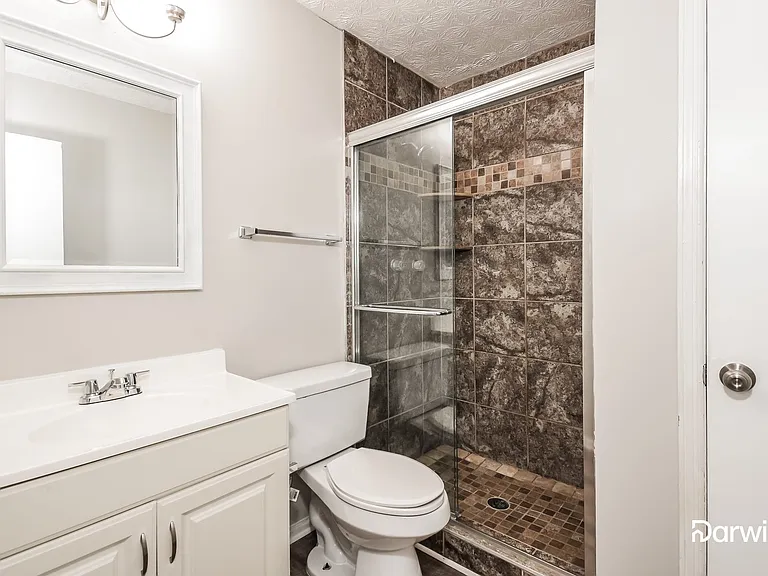 2571 Redfield Dr — Photo 11