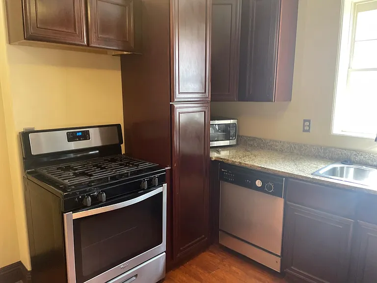 321 N Almond St #B — Photo 6
