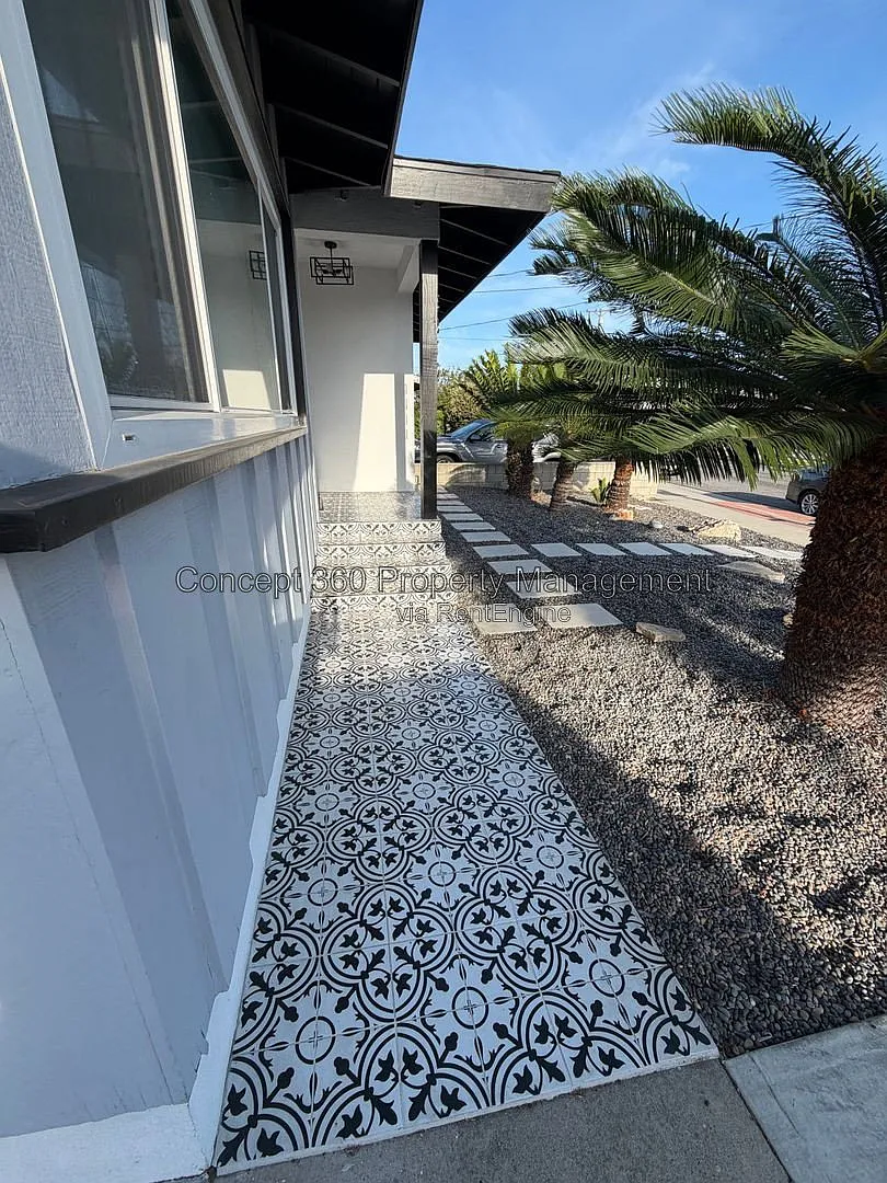 3 bed, 2.0 bath, 1300 sqft, $5,495 — Photo 3