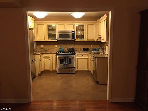 3rd image of 521 Piermont Ave APT 107A