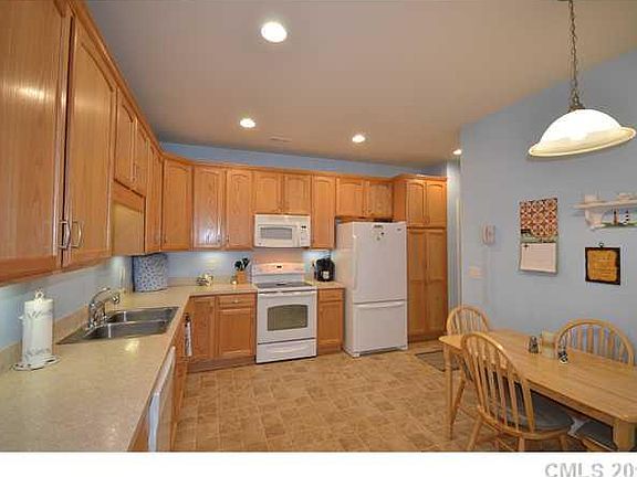 4th image of 3303 Abbey Walk Ln #21A