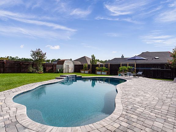 3rd image of 2576 Royal Pointe Dr