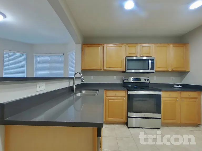 15456 W Desert Mirage Dr — Photo 6