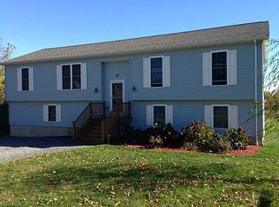 27 Oliphant Ln, Middletown, RI 02842