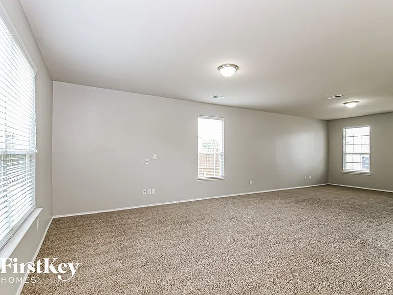 2209 Windsor Farms Dr — Photo 5