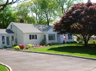 168 Knollwood Dr, Fairfield, CT 06824