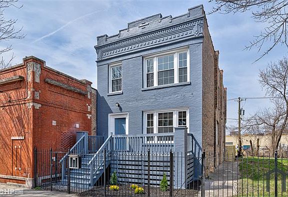 4th image of 7052 S Vernon Ave #B