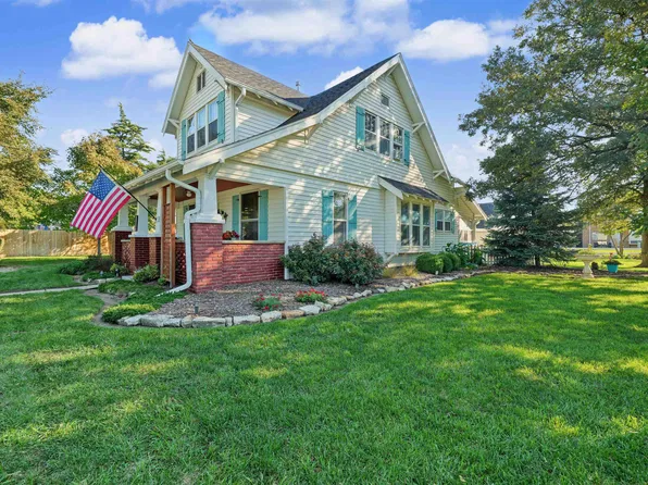 202 N Lincoln St, Marquette, KS 67464
