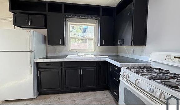 4th image of 1129 E Fairmount Ave #2