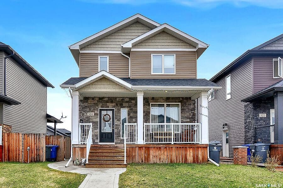 1st image of 524 Maple CRESCENT