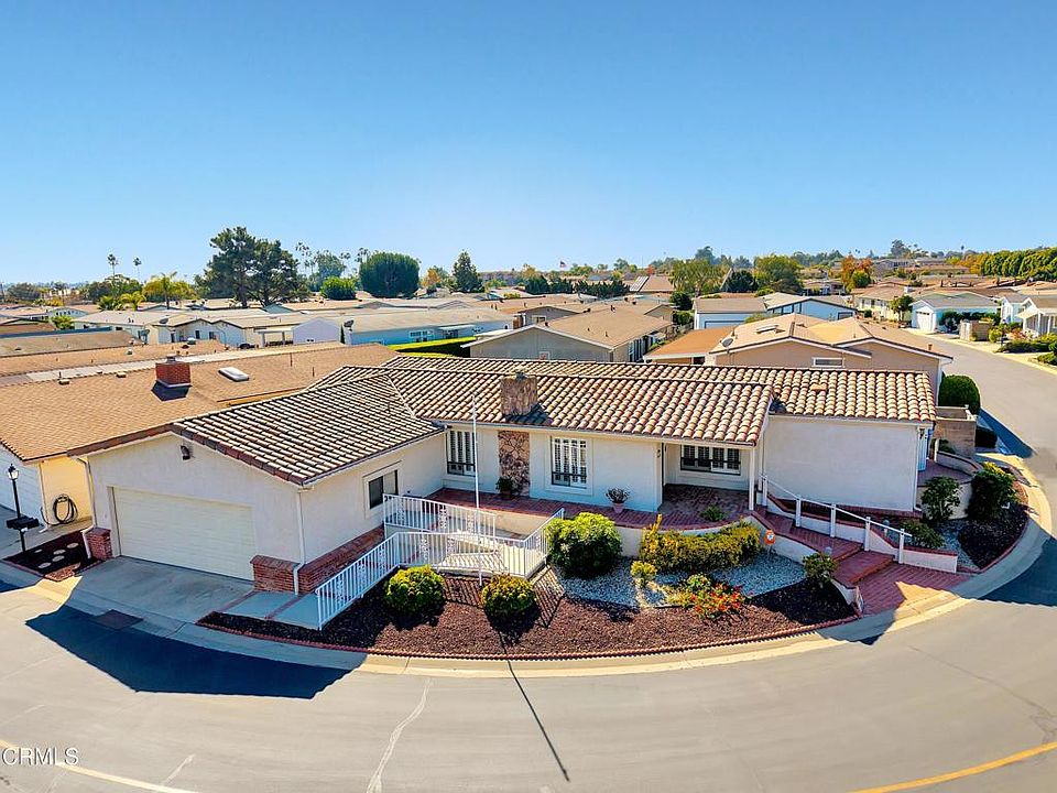 1st image of 75 Poinsettia Gardens Dr