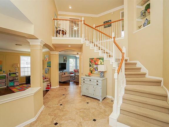 3rd image of 1903 Cypress Run Dr