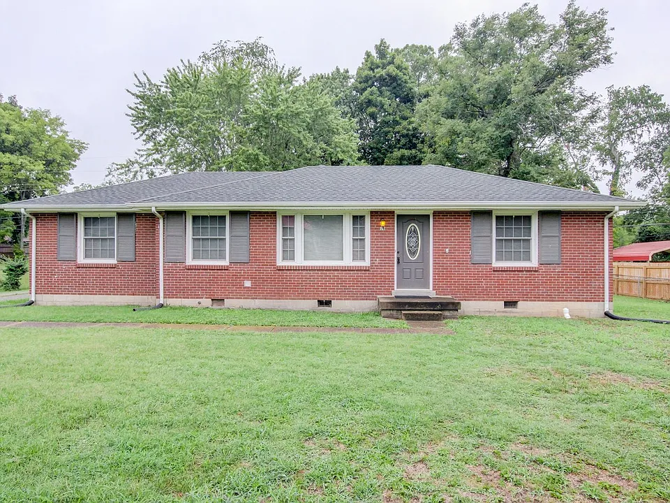 18 Hillsboro Rd