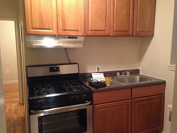 4th image of 323 E 108th St APT 15