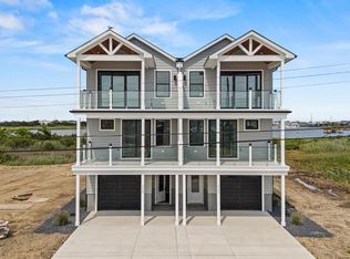 719 W Montgomery Ave, Wildwood, NJ 08260