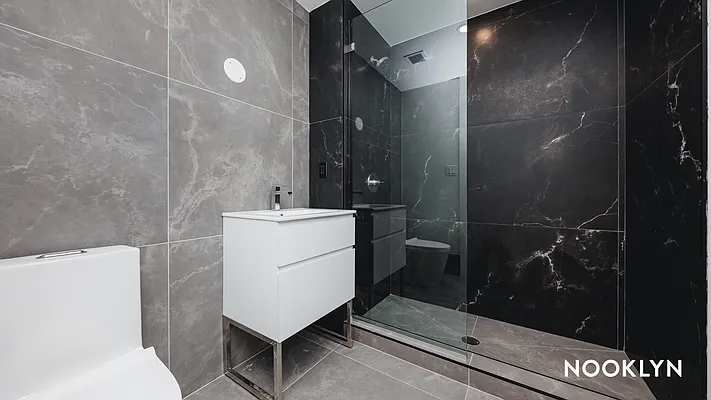 Rented by Nooklyn NYC LLC | media 31