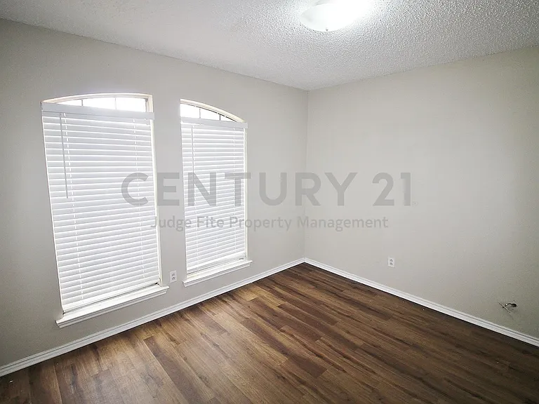 2018 Garden Crest Ln — Photo 11
