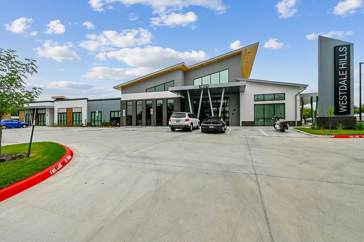 Leasing Office in Texas - Westdale Hills