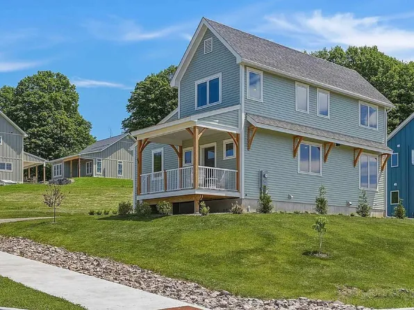 84 Tractor Road, Hinesburg, VT 05461