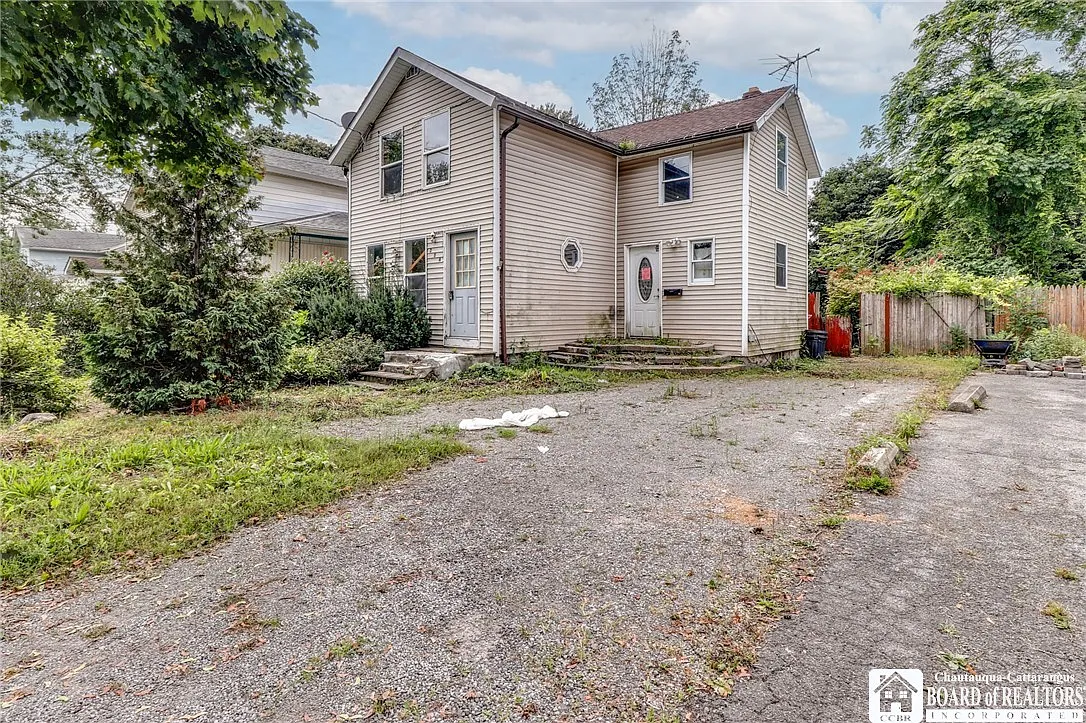 204 Saxton St photo 1