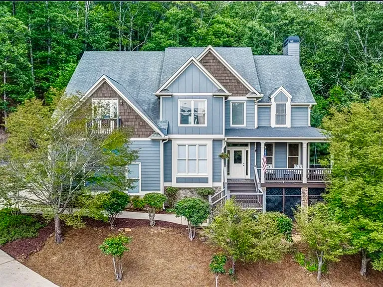 369 Hillside Dr — Photo 1