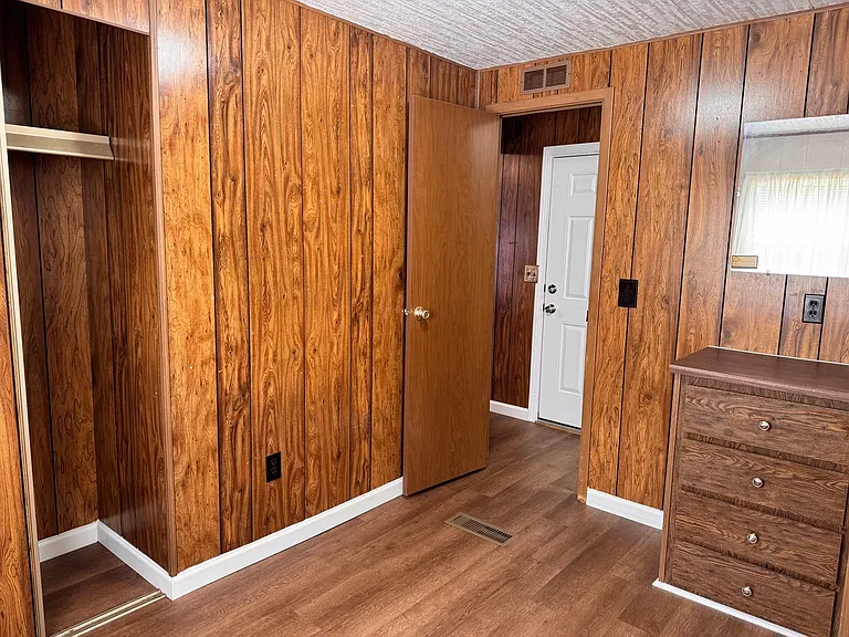 3685 Shady Knoll Dr — Photo 18