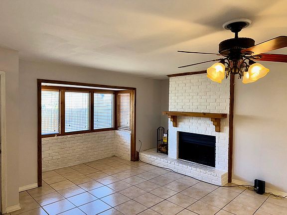 4th image of 3 Hollycrest Blvd Unit 3