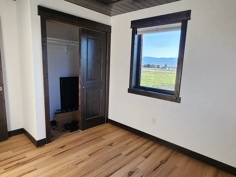 5022 S 400 W — Photo 9