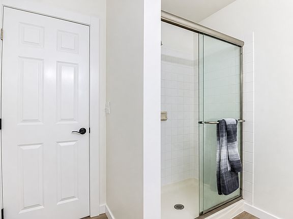 2nd image of 3201 Pacific Ave Unit 907