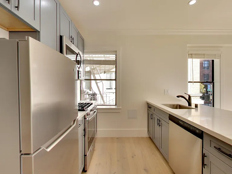 535 Taylor Street — Photo 10