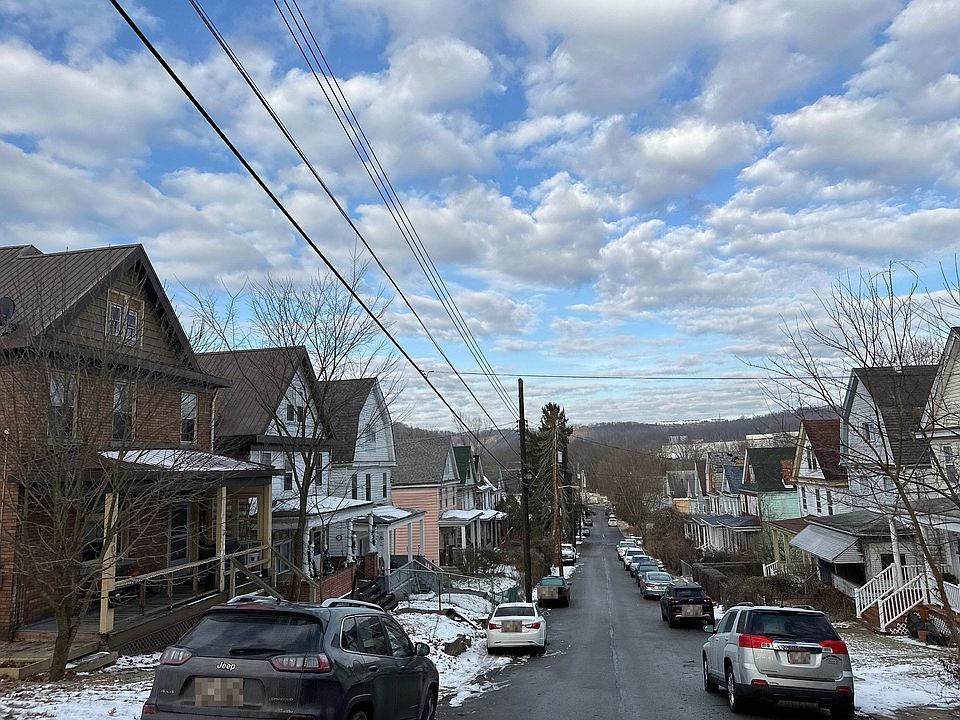2nd image of 424 Fairywood St