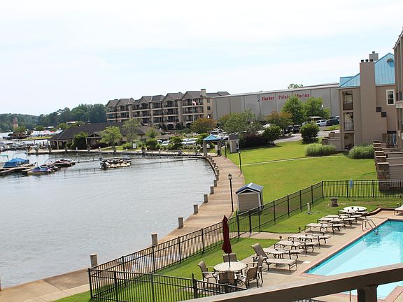 5th image of 100 Harbor Pl